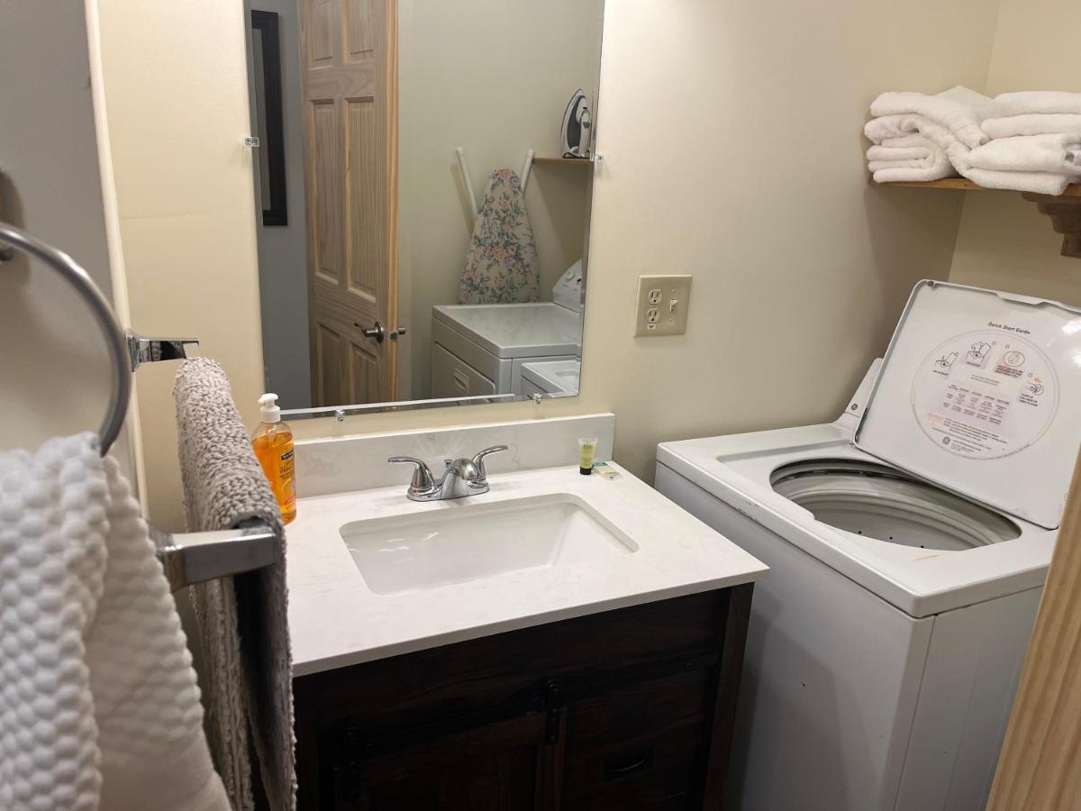 Creekside Downtown Vacation Suites, Only Adults 25 Or Older بوفالو المظهر الخارجي الصورة